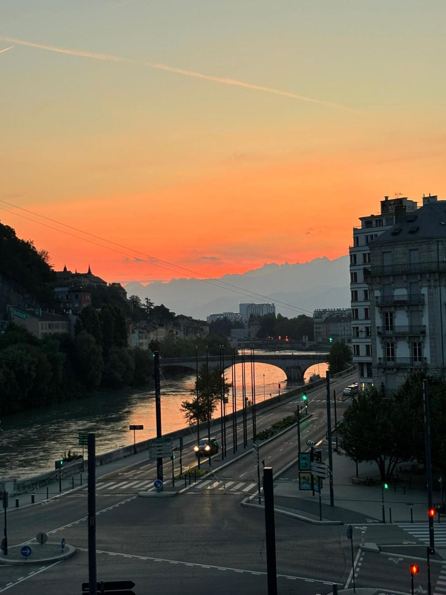 Le Telepherique, Vue Bastille, 6 Pers, 300 M Gare Grenoble Exterior foto